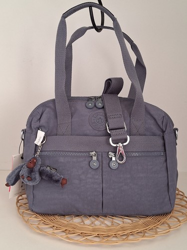 Nwt kipling klara crossbody - nwt,